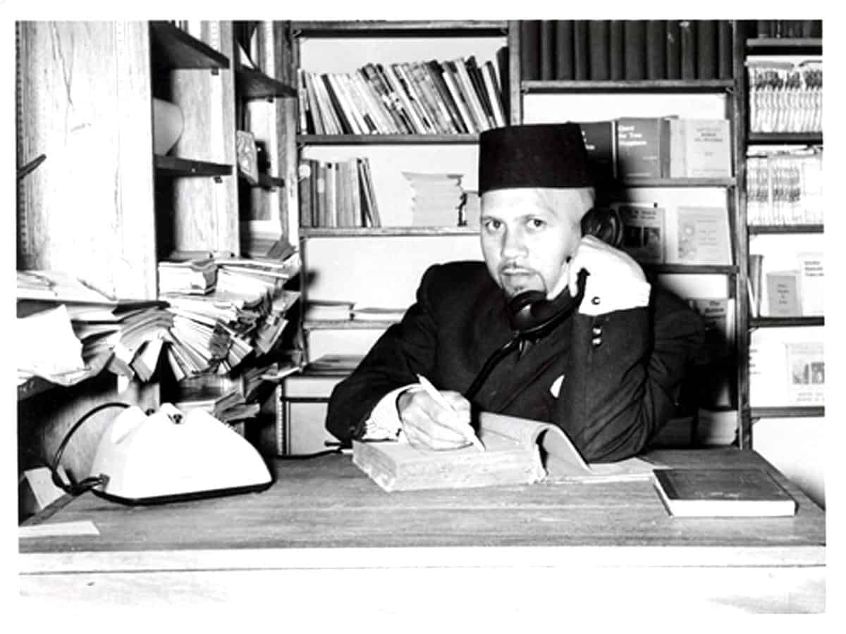 Tracing the Steps of Imam Haron in a Historic Radio Carpool