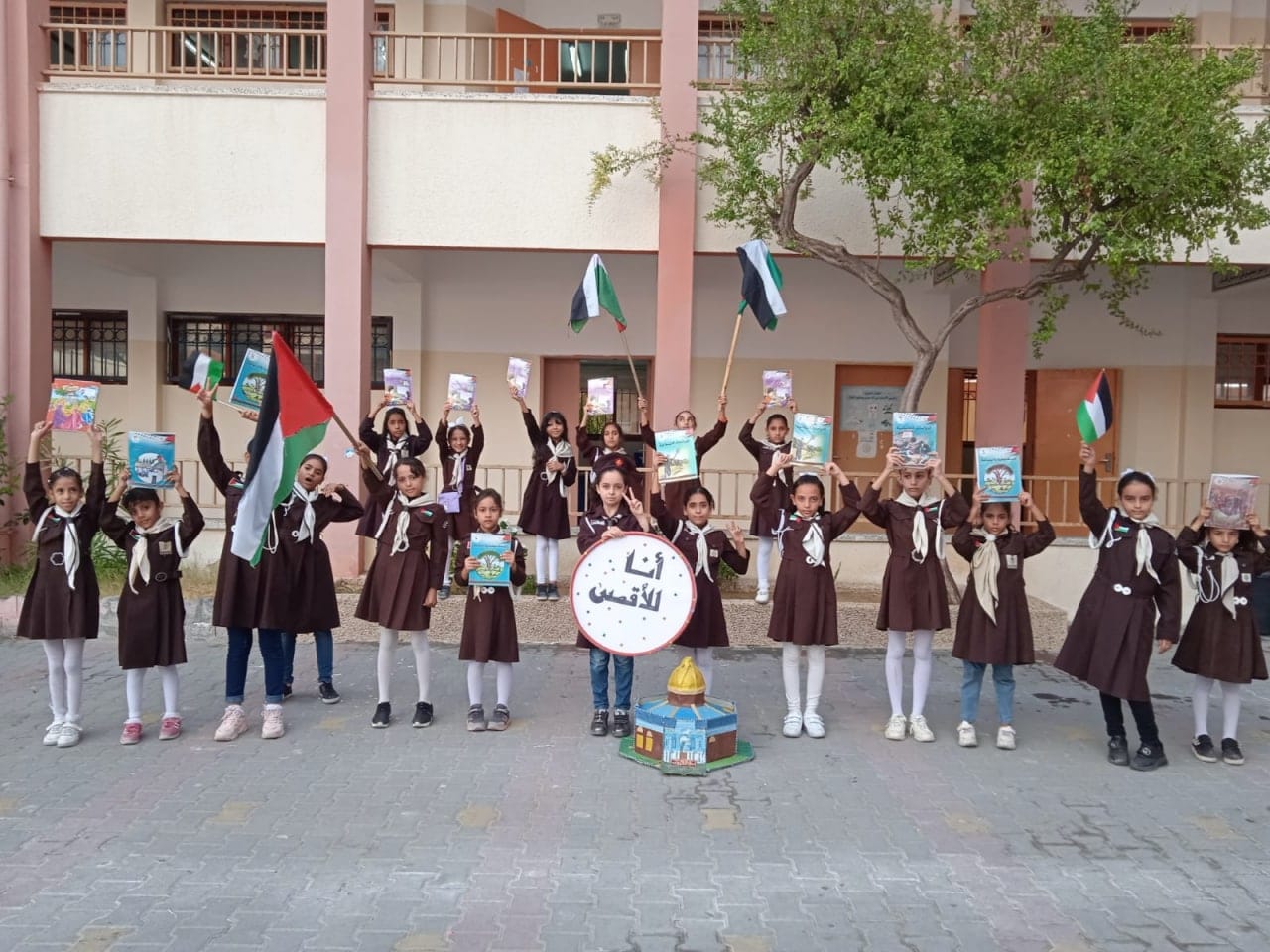 Palestinian students confront Israeli distortion campaign