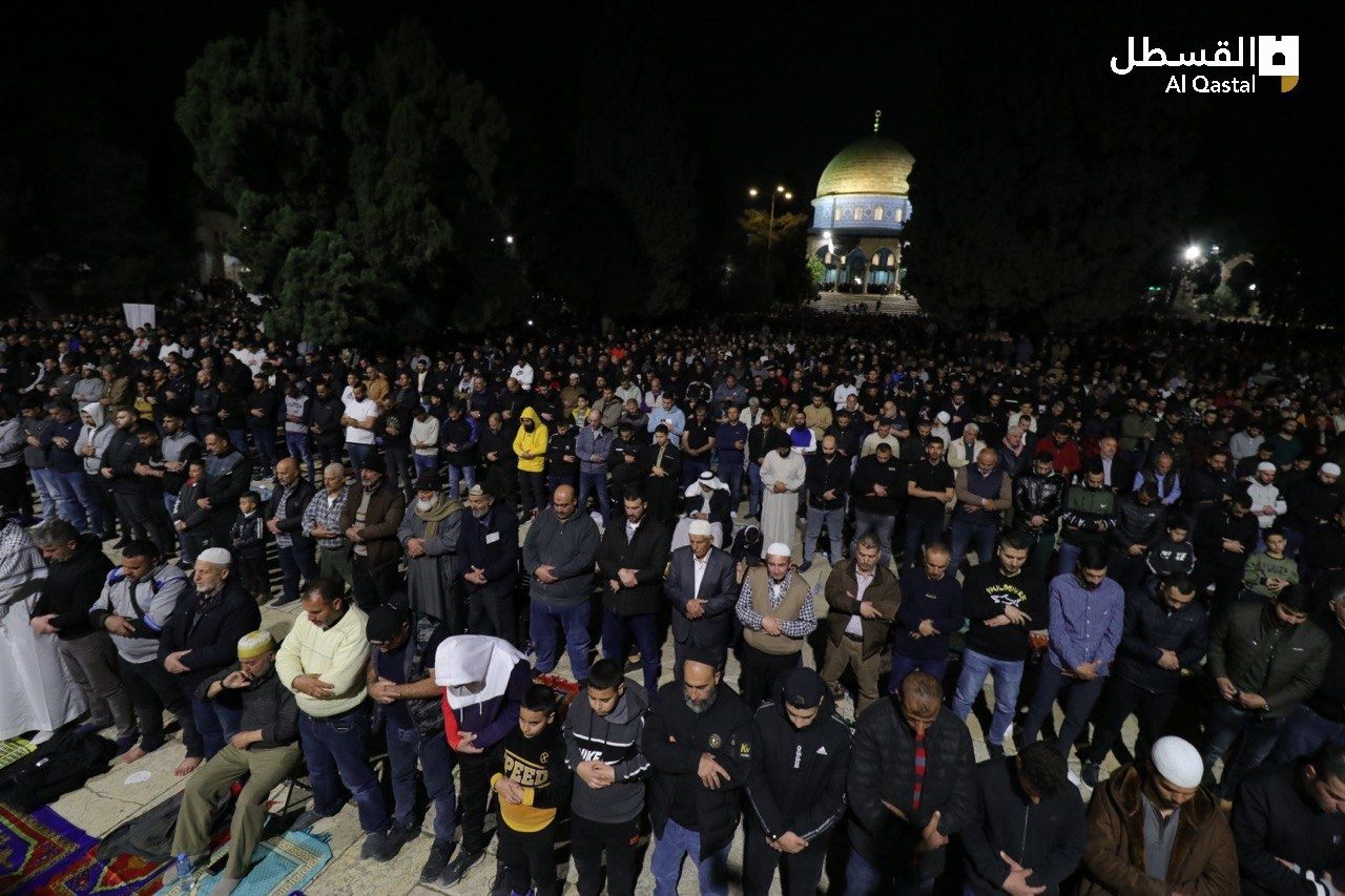 PICS Over 140 000 Palestinians perform Taraweeh at al-Aqsa