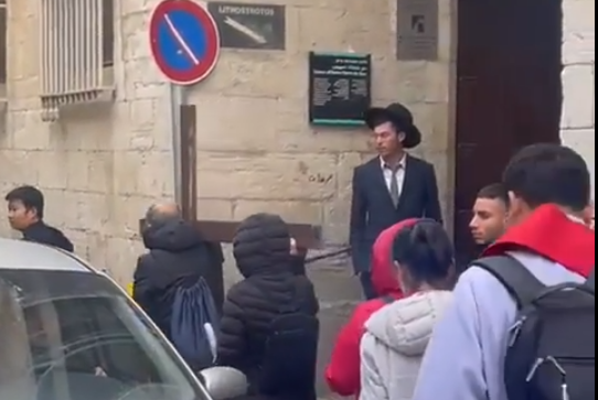VIDEO Zionist settler spits on Cross as Christians mark Easter in Palestine